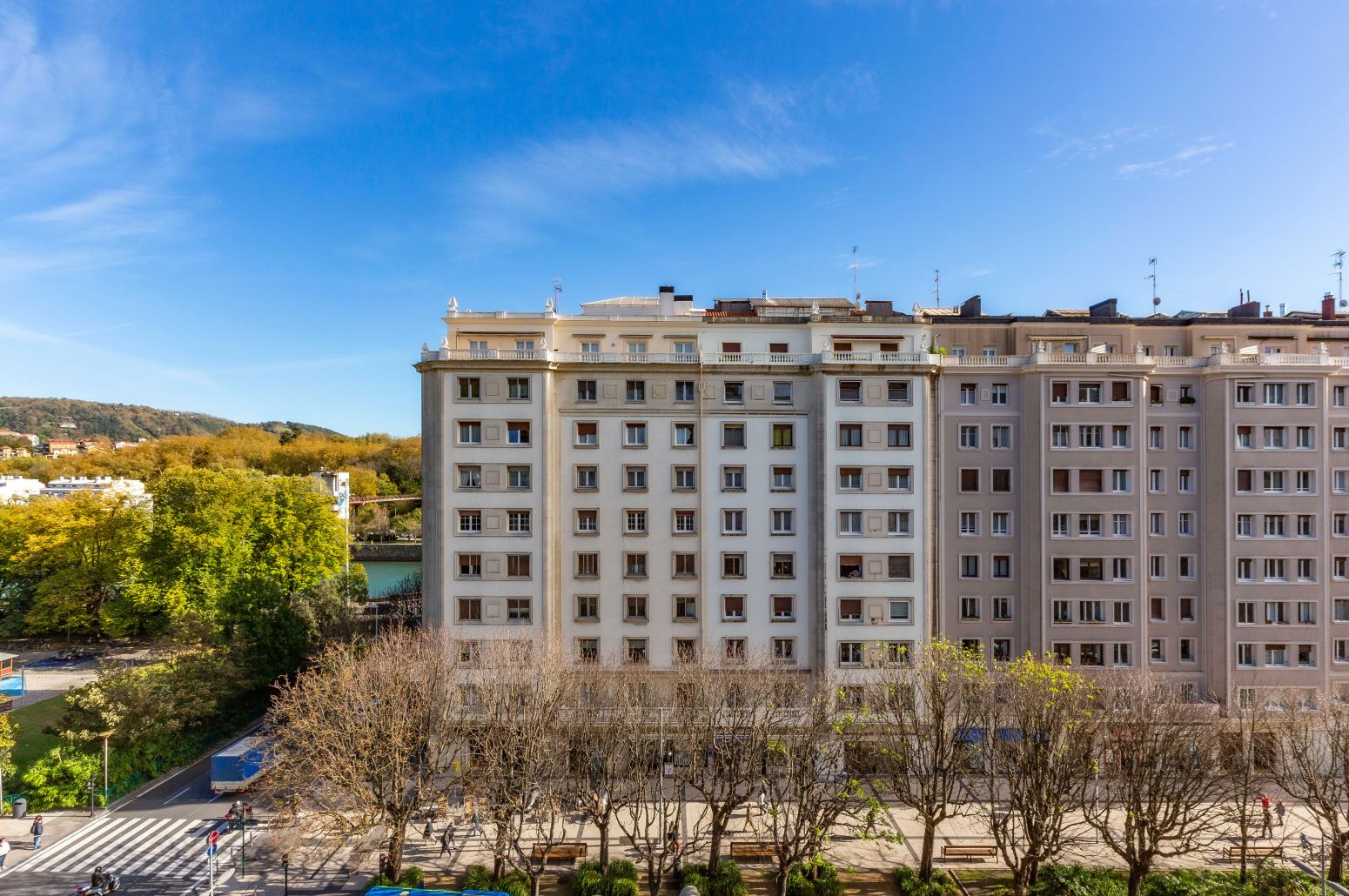 Vista exterior de Pis en venda en Donostia - San Sebastián  amb Traster