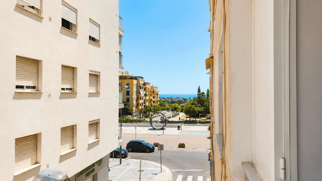 Vista exterior de Pis en venda en Marbella amb Terrassa, Moblat i Balcó