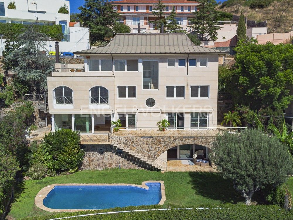 Exterior view of House or chalet to rent in Esplugues de Llobregat  with Air Conditioner, Heating and Private garden