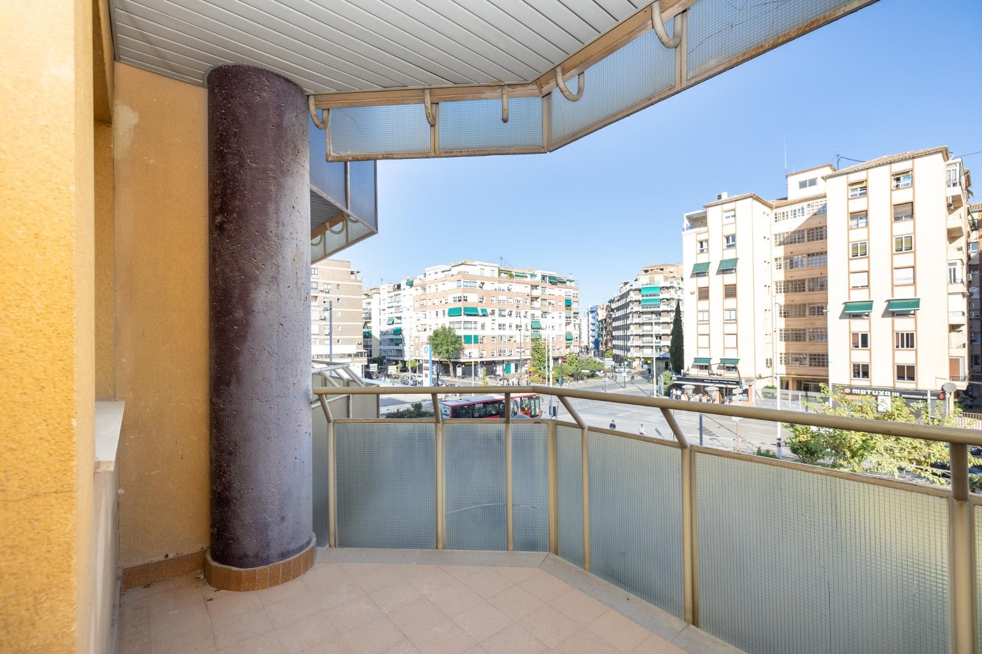 Exterior view of Flat for sale in  Granada Capital  with Heating, Terrace and Balcony