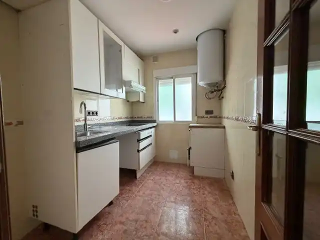 Flat for sale in Calle de los Bascones, imagen 10