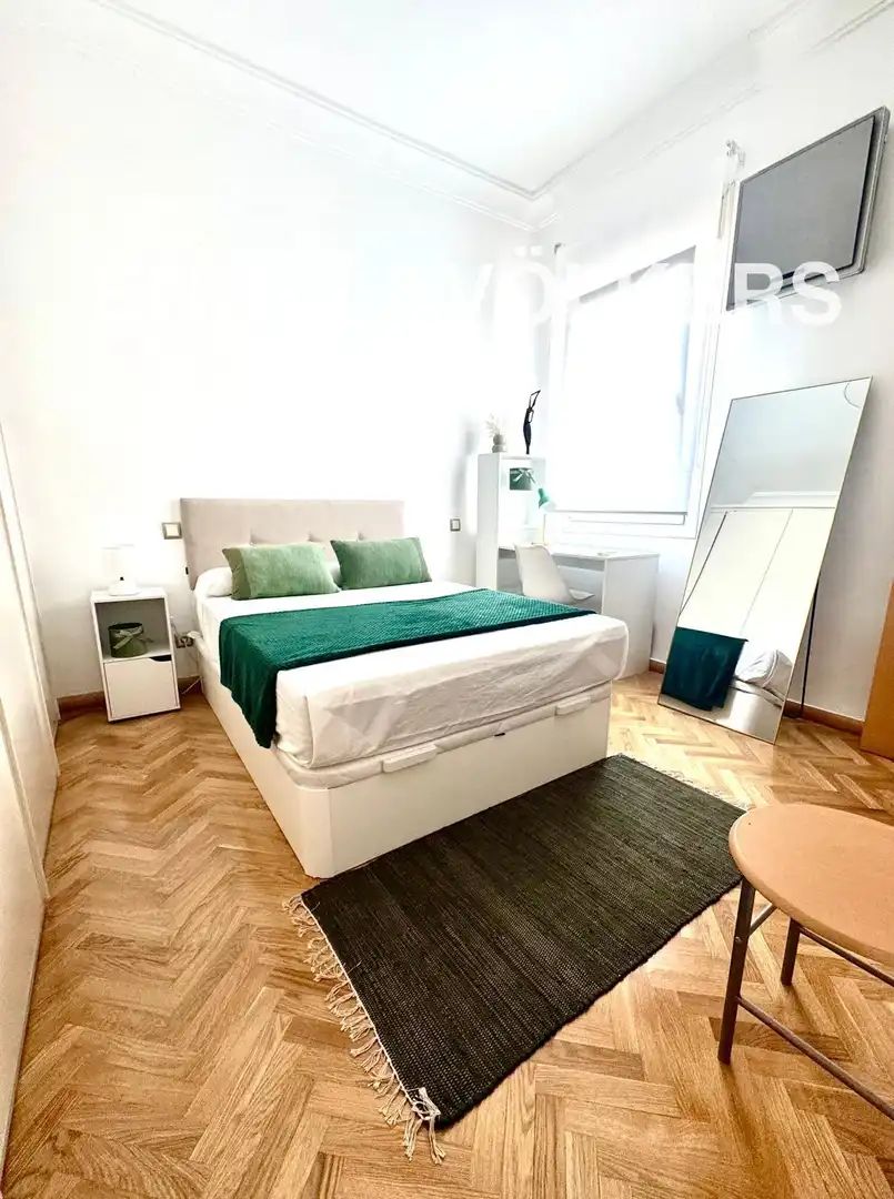 Schlafzimmer von Wohnung zur Miete in Madrid mit Klimaanlage, Heizung und Parkett