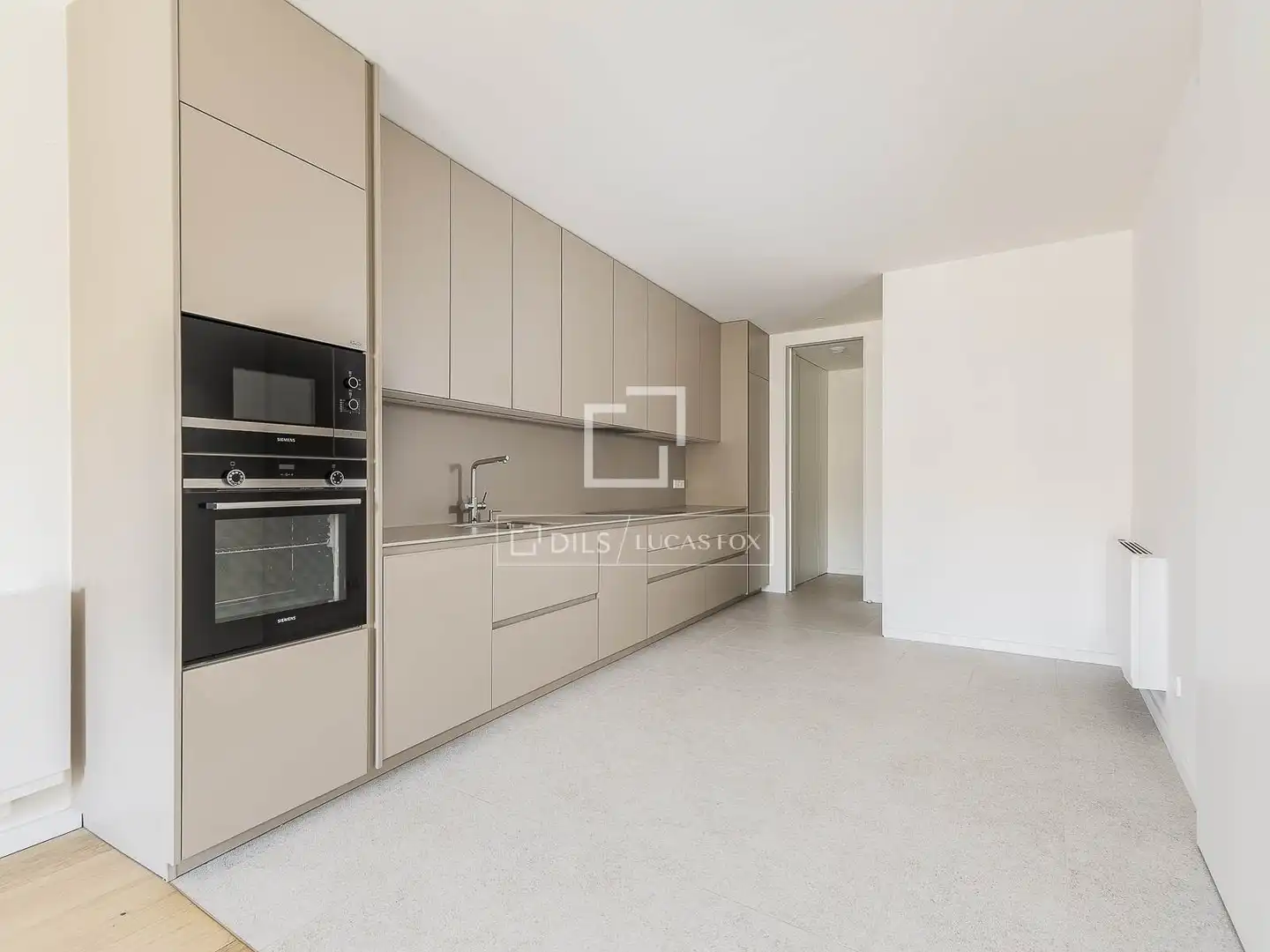 Kitchen of Flat for sale in Barcelona  with Air Conditioner, Heating and Parquet flooring