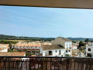 Vista exterior de Àtic en venda en Sant Pere de Ribes amb Calefacció i Terrassa