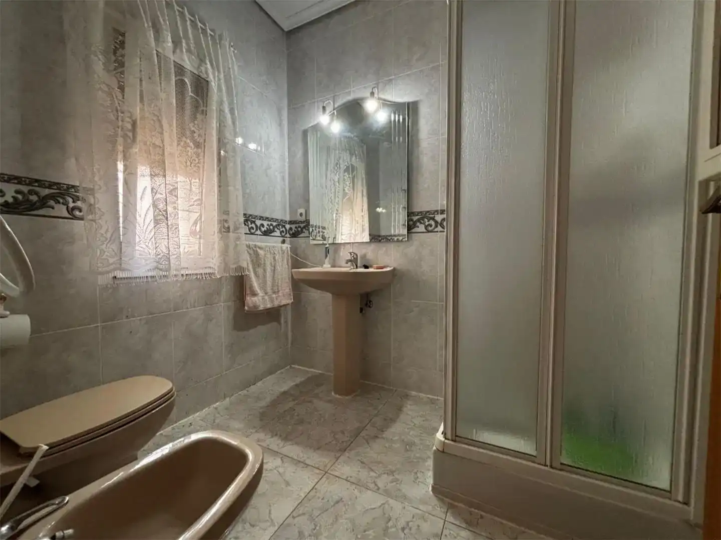 Baño de Piso en venta en Hervás con Jardín privado, Trastero y Piscina
