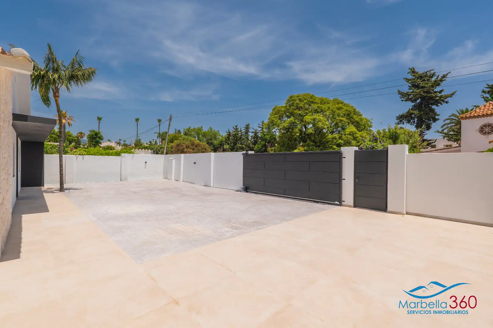 Vista exterior de Casa o chalet en venta en Estepona con Aire acondicionado, Calefacción y Jardín privado