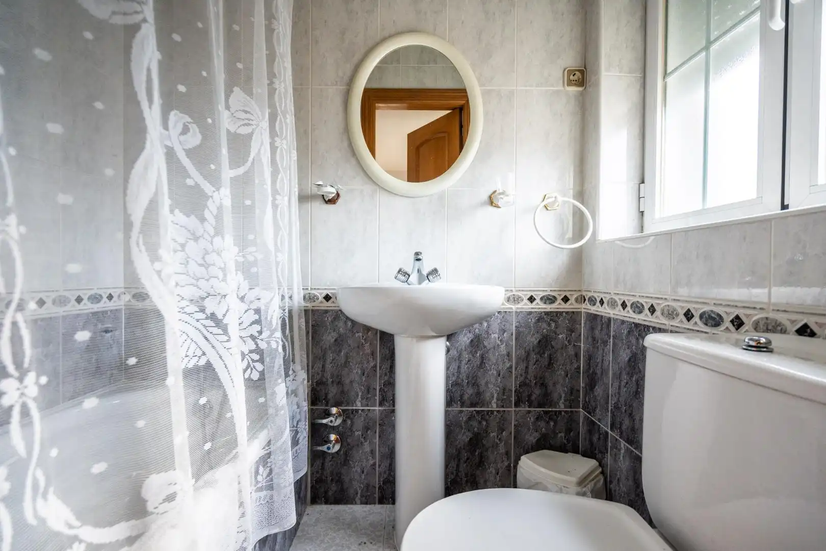 Badezimmer von Gebäude zum Verkauf in Guadarrama