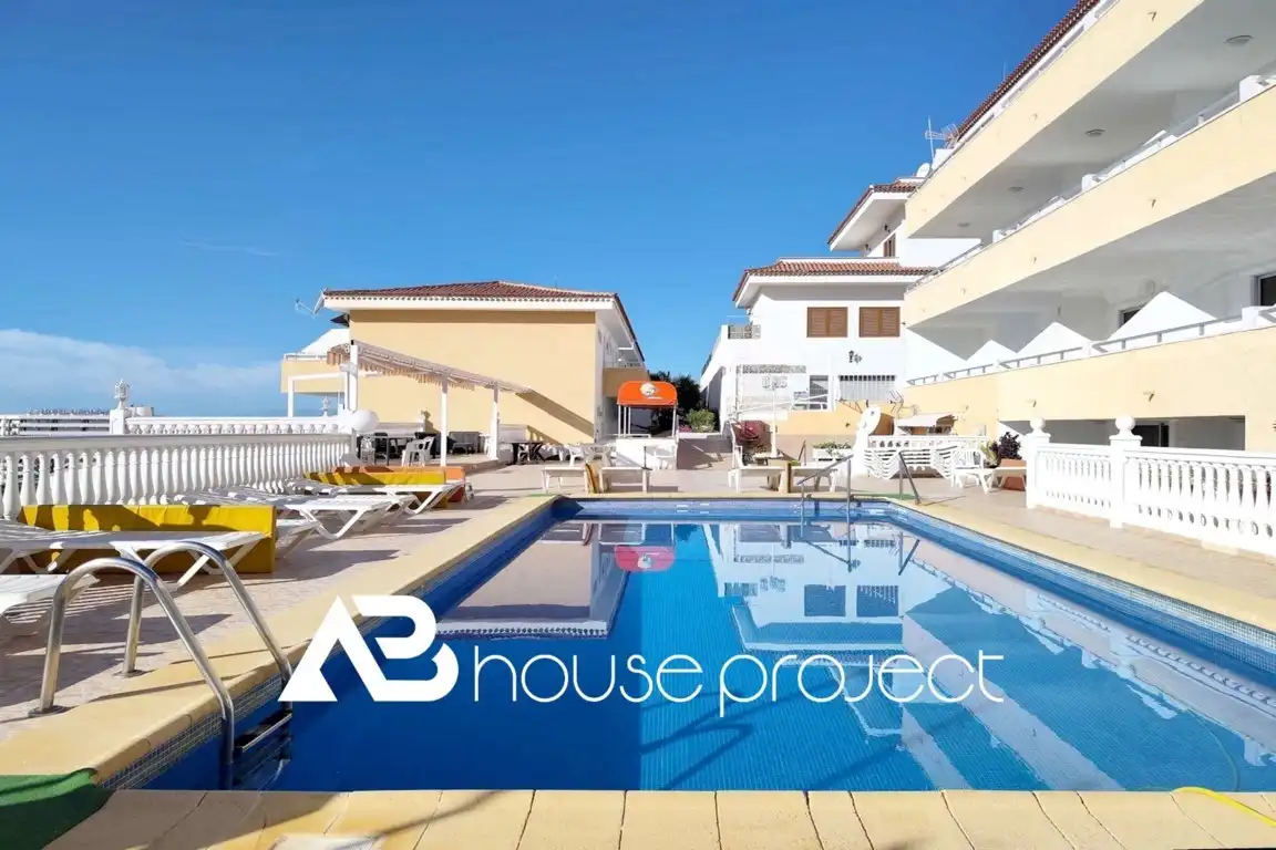Estudi amb piscina en venda a Costa Adeje