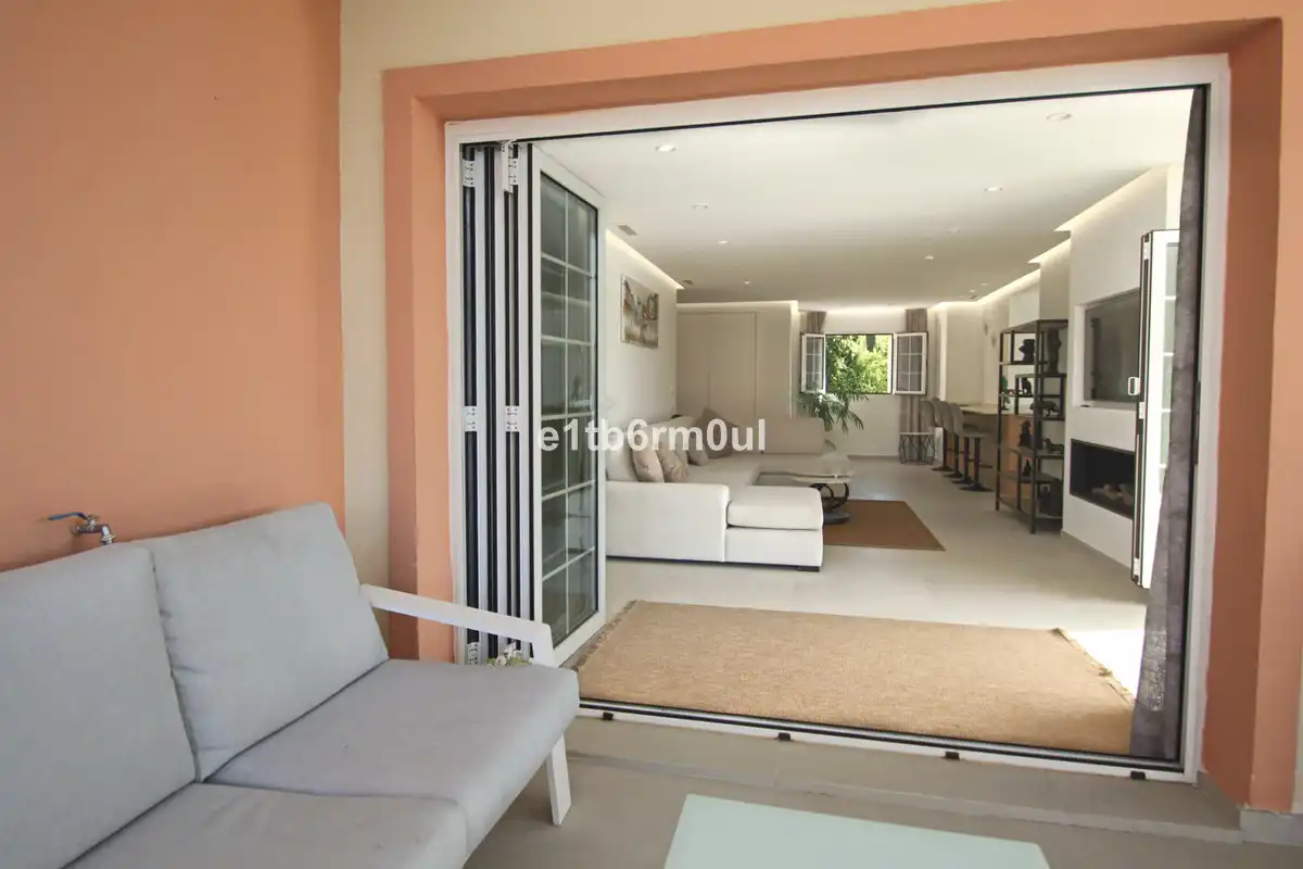 Flat with lift for sale in Nueva Andalucía, imagen 6
