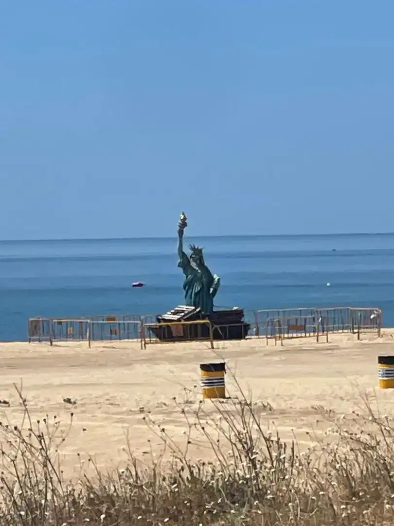 Vista exterior de Àtic en venda en Isla Cristina amb Aire condicionat, Piscina i Balcó