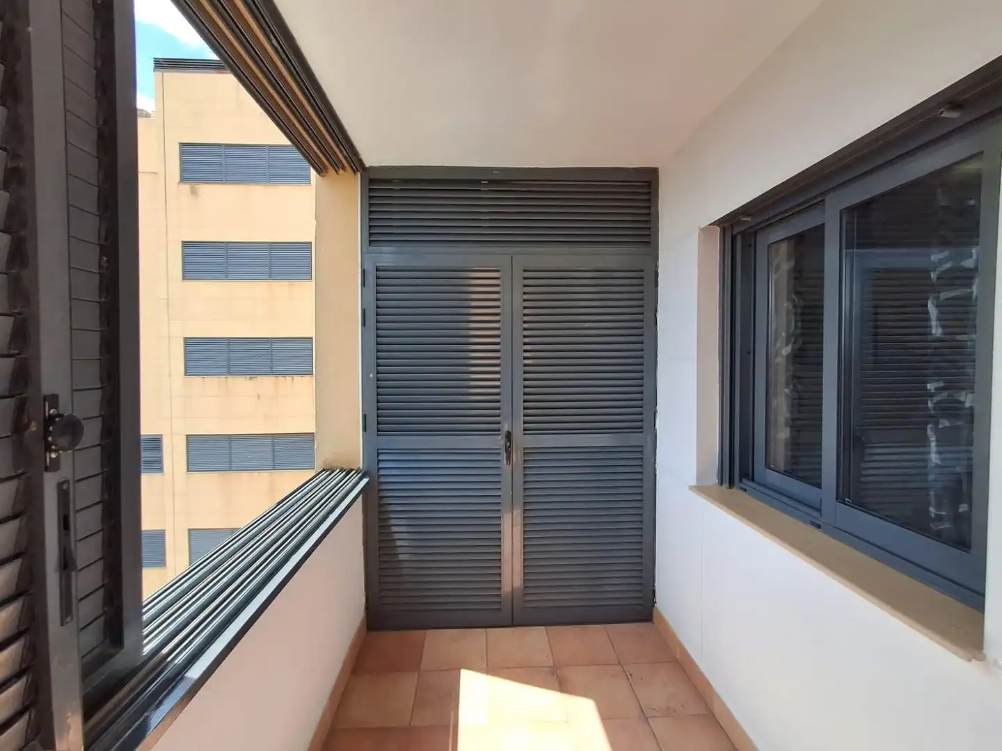 Appartement compact avec piscine à louer à MESTRAL 6, imagen 23