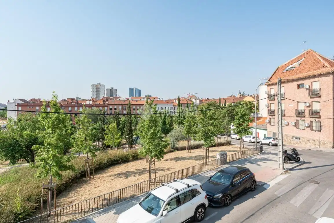 Vista exterior de Piso de alquiler en Madrid con Aire acondicionado, Calefacción y Terraza