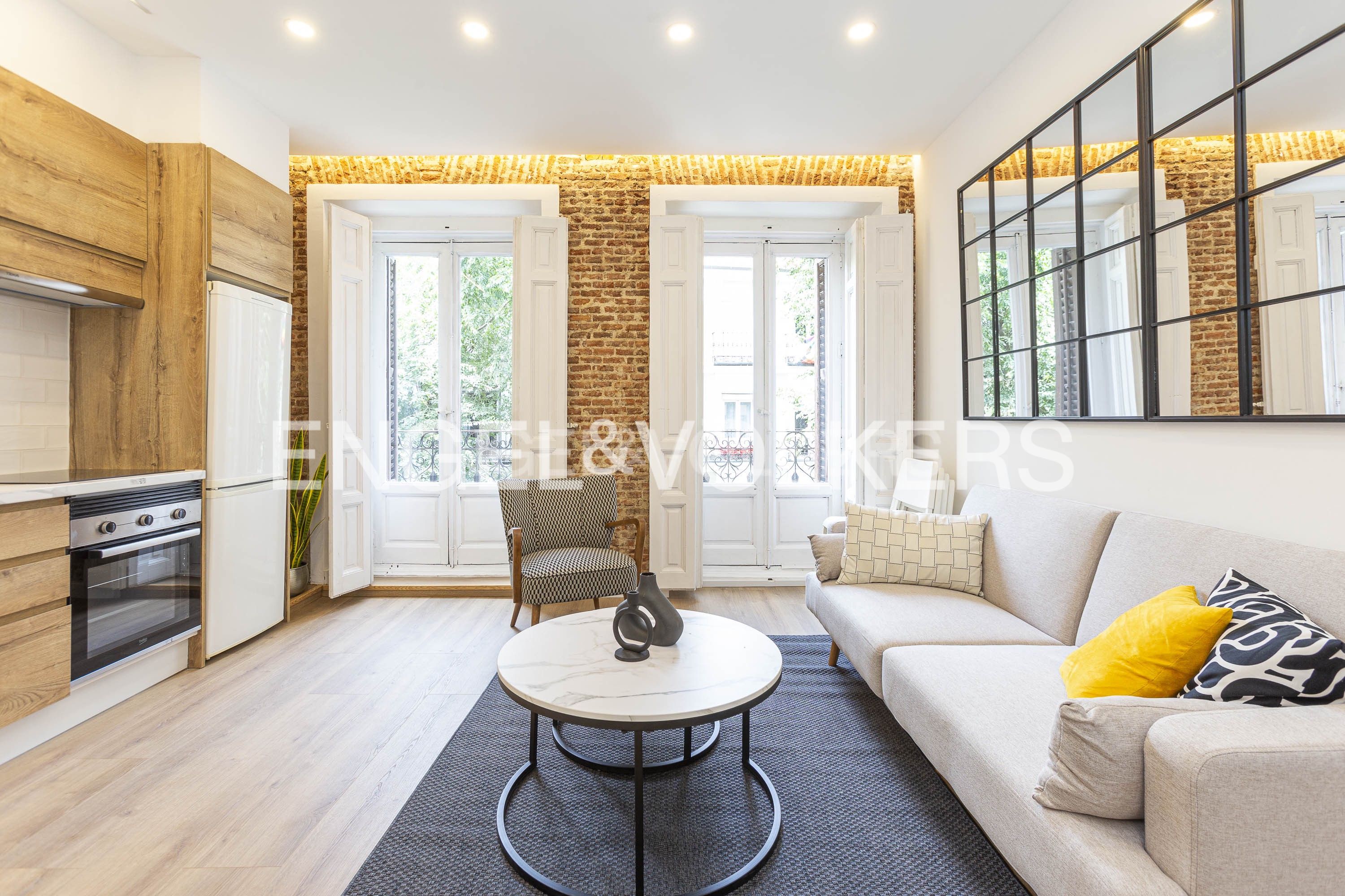 Vista exterior de Apartament de lloguer en  Madrid Capital amb Aire condicionat, Calefacció i Moblat