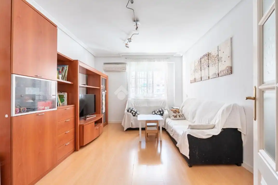 Living room of Flat for sale in Madrid  with Air Conditioner and Heating