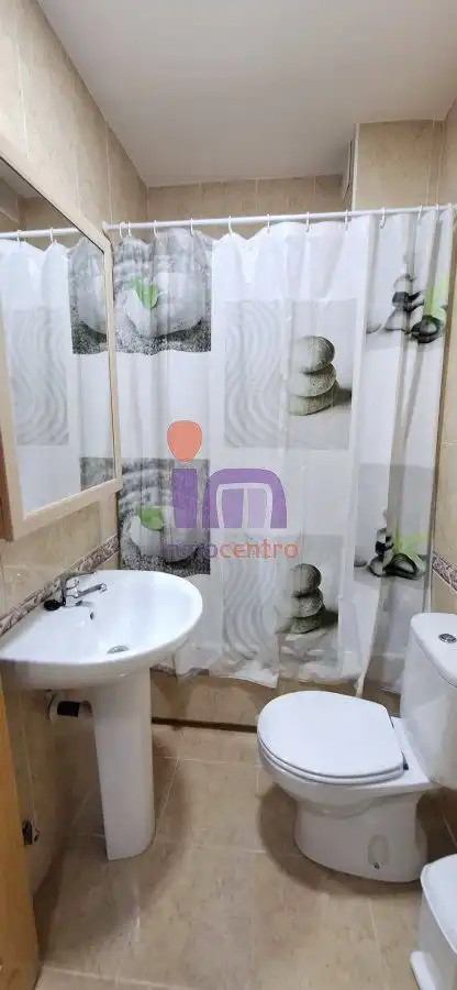 Baño de Casa adosada en venta en Valdepeñas con Aire acondicionado, Calefacción y Piscina comunitaria