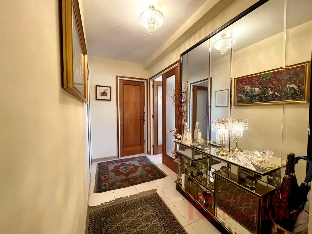 Wohnung zum Verkauf in Girona Capital mit Terrasse und Balkon