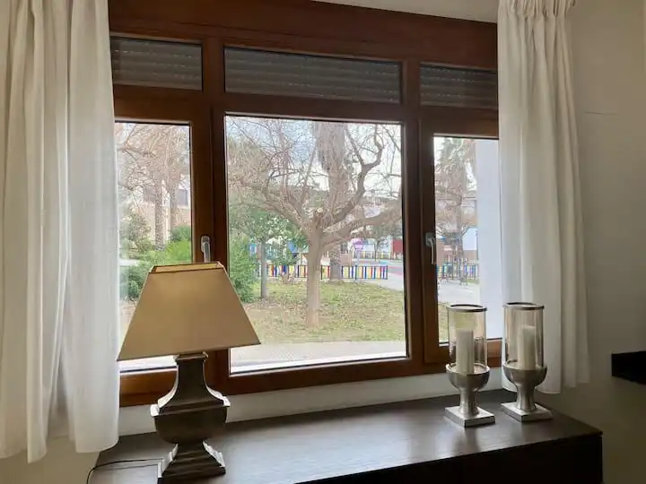 Vista exterior de Casa o chalet de alquiler en Casabermeja con Aire acondicionado, Jardín privado y Piscina