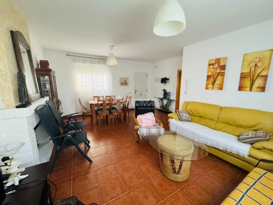Sala d'estar de Casa o xalet en venda en Hormigos amb Aire condicionat, Calefacció i Traster
