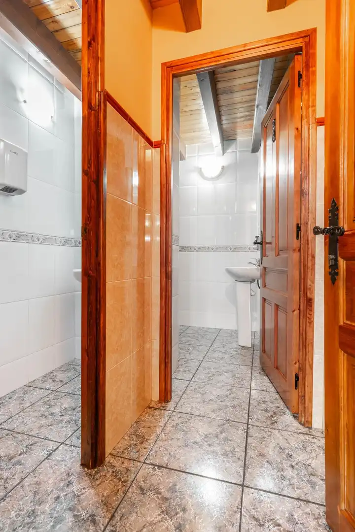 Baño de Casa o chalet en venta en Caso con Calefacción, Jardín privado y Terraza