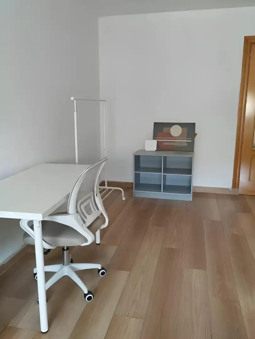 Flat for rent in Calle FRAY JUAN SANCHEZ COTAN, Cartuja