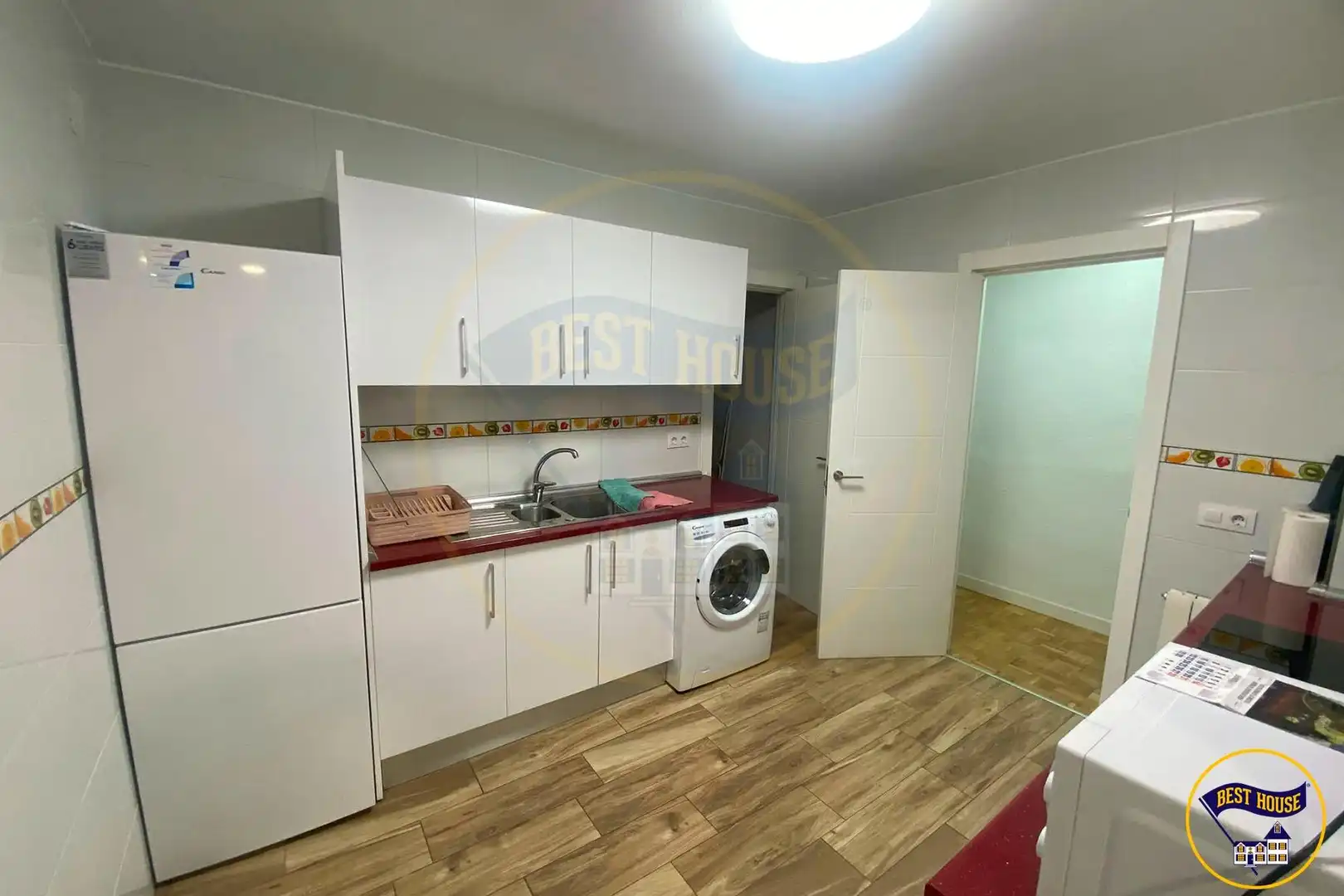 Kitchen of Flat for share in Cuenca  with Air Conditioner, Heating and Parquet flooring