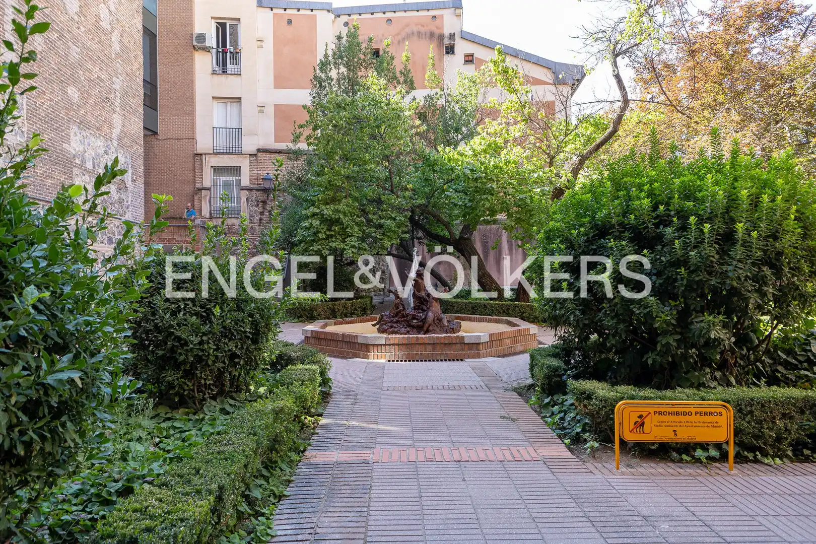 Außenansicht von Wohnung zum Verkauf in Madrid mit Heizung und Parkett