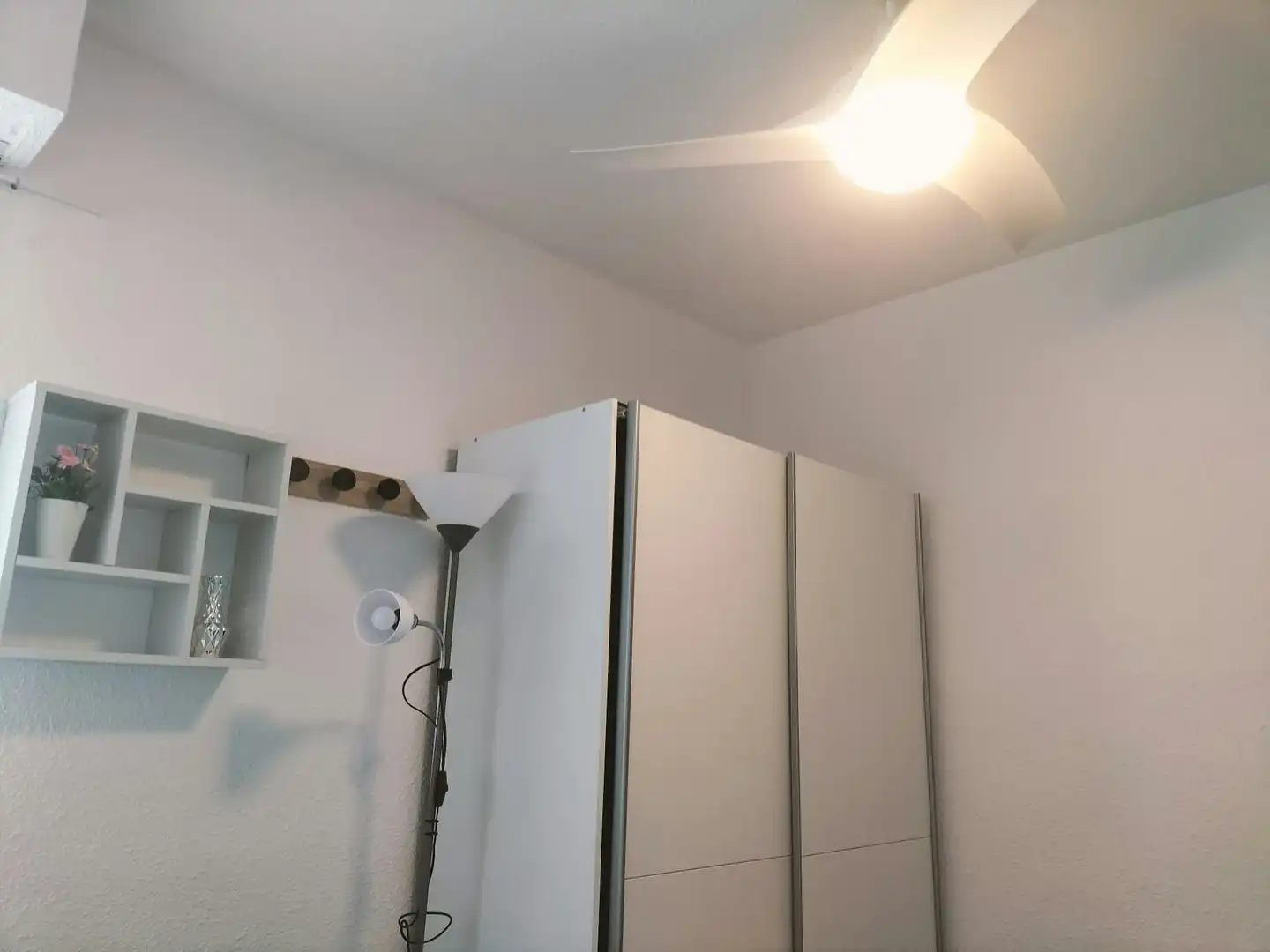 Bedroom of Flat for share in Valencia  with Furnished and Washing machine