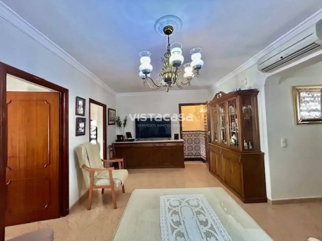 Sala d'estar de Casa o xalet en venda en Mairena del Alcor amb Aire condicionat i Terrassa