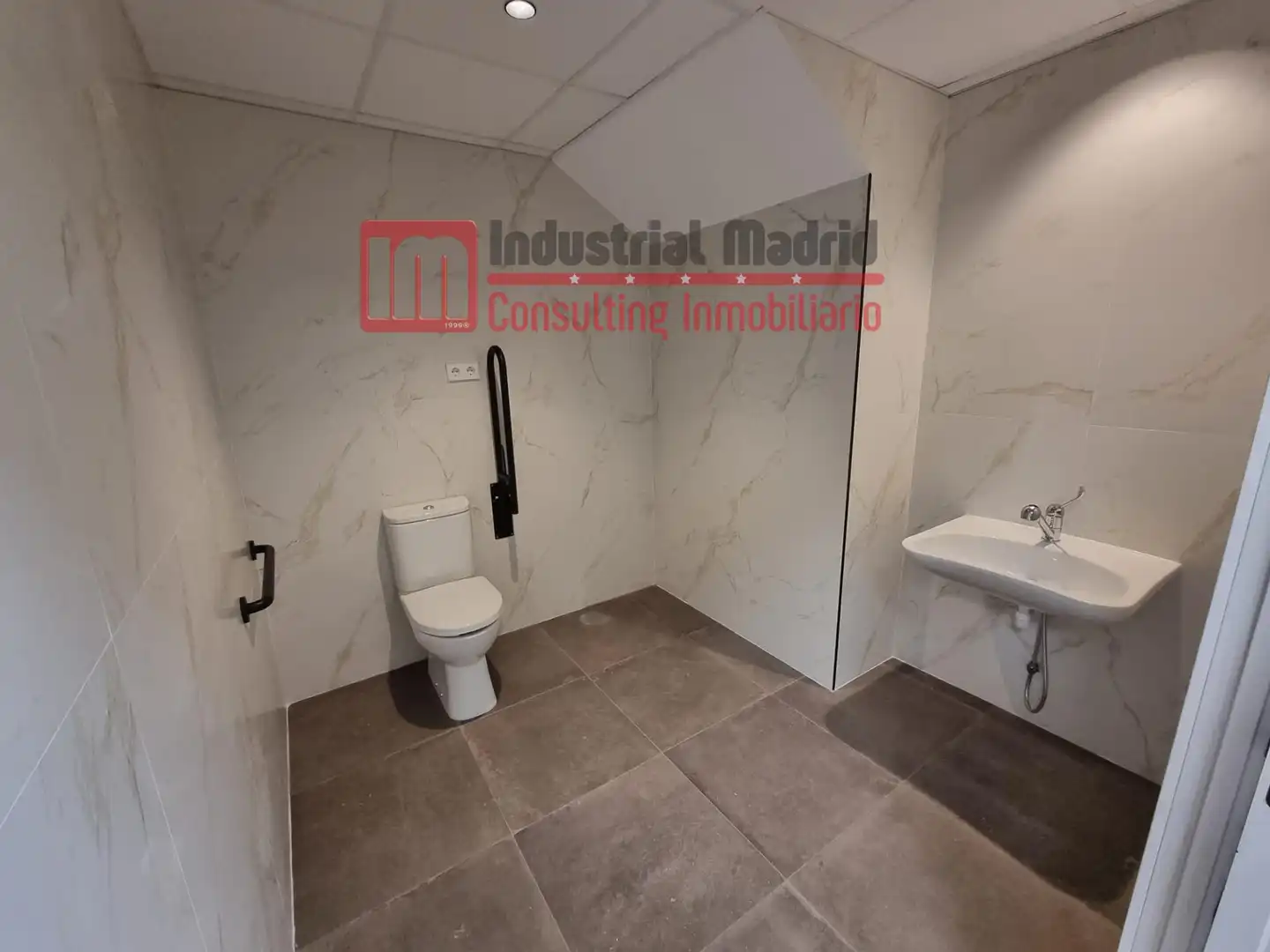 Bany de Nau industrial en venda en Torrejón de Ardoz
