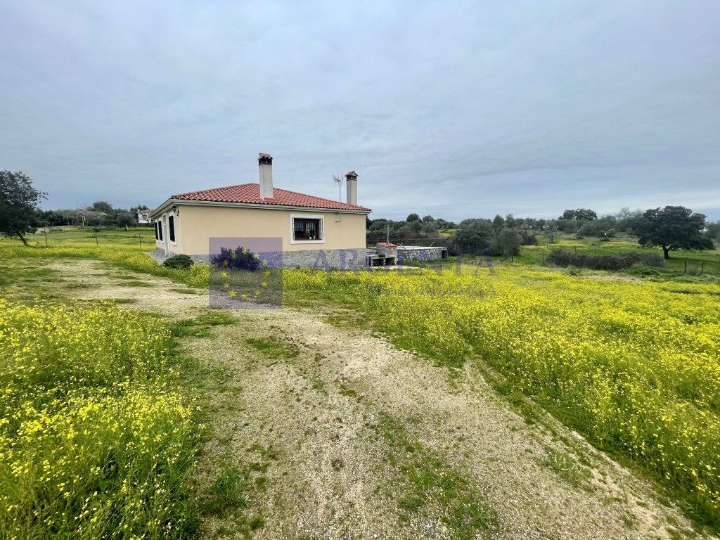 Country house for sale in Arroyo de la Luz