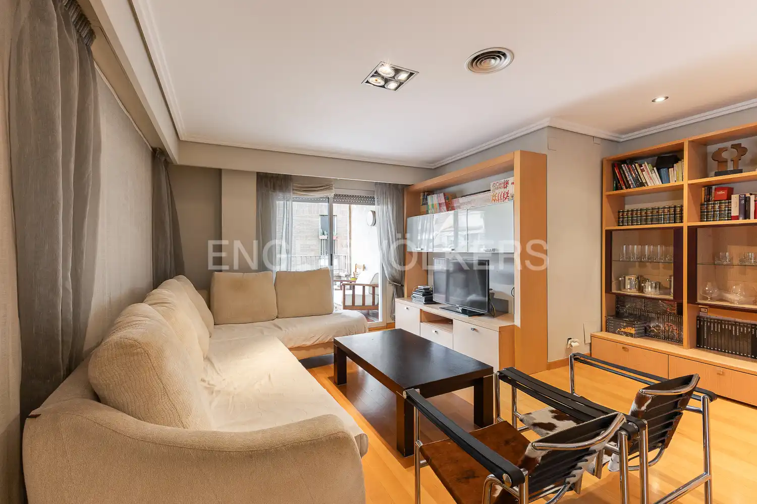 Sala de estar de Apartamento en venta en Castellón de la Plana / Castelló de la Plana con Aire acondicionado, Calefacción y Parquet