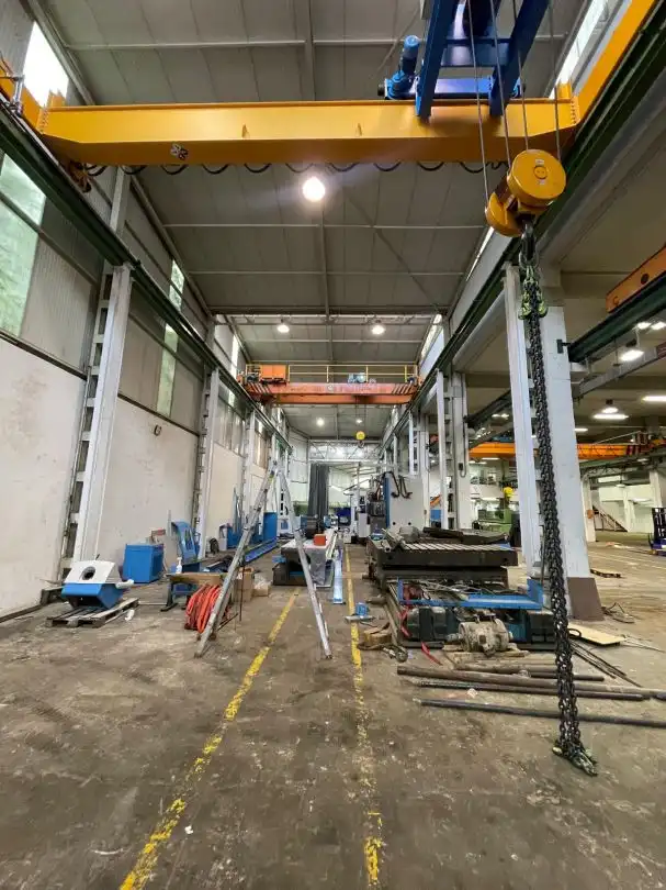 Außenansicht von Fabrikhallen zum Verkauf in Eibar