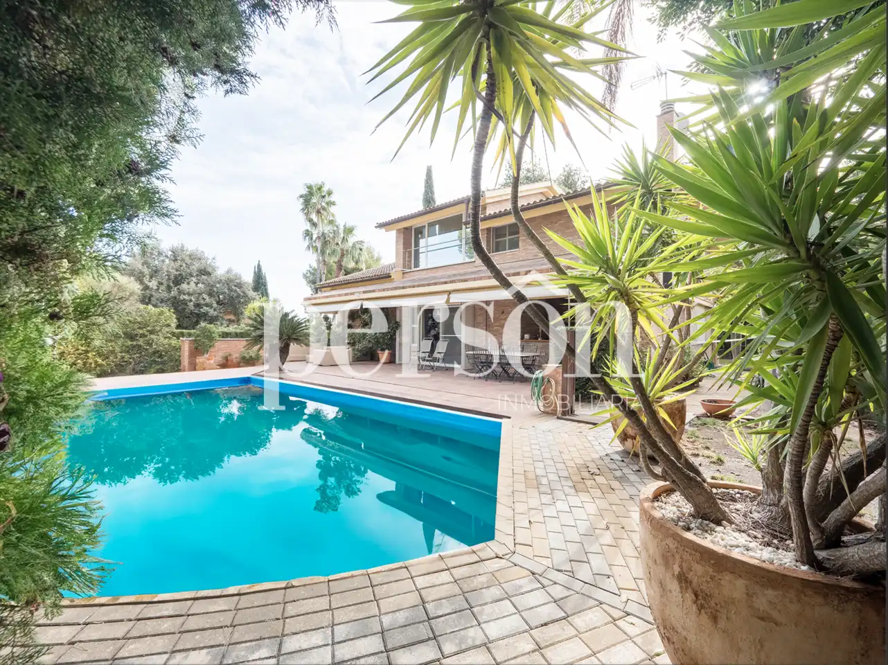 Detached house with pool for sale in Campolivar