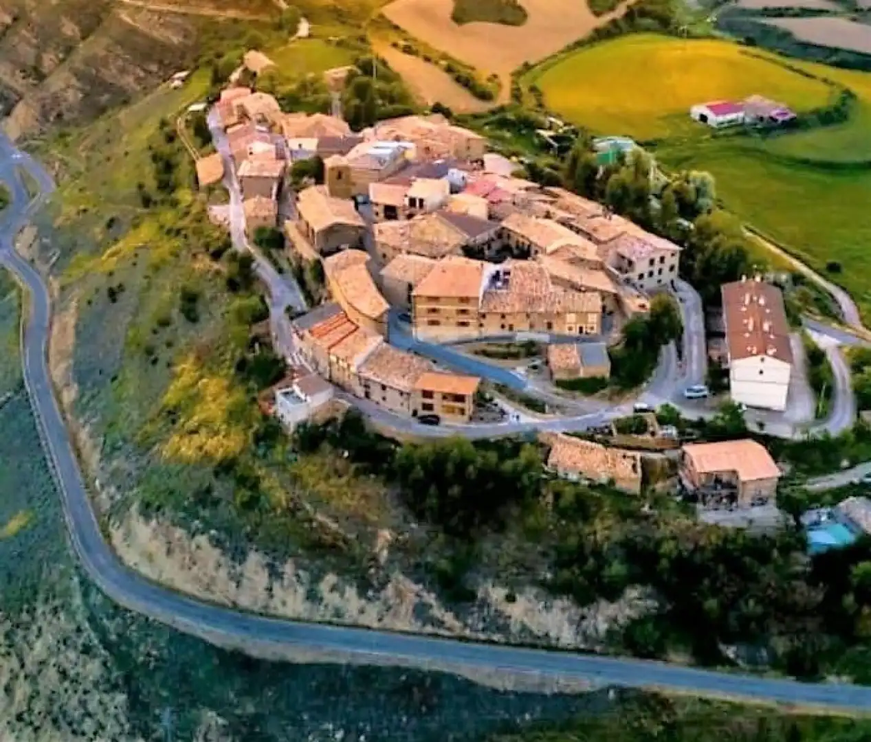 Vista exterior de Casa o chalet en venta en Isuerre con Parquet, Piscina y Piscina comunitaria