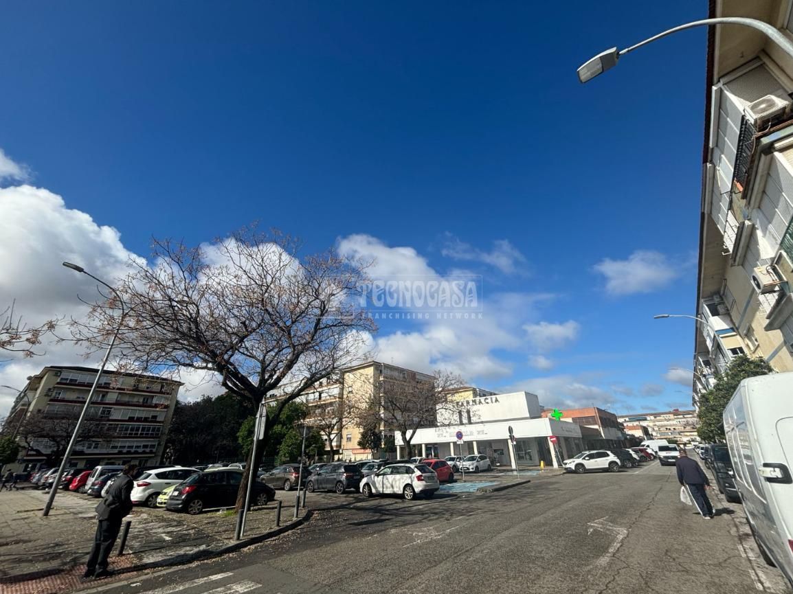 Exterior view of Flat for sale in  Sevilla Capital  with Air Conditioner