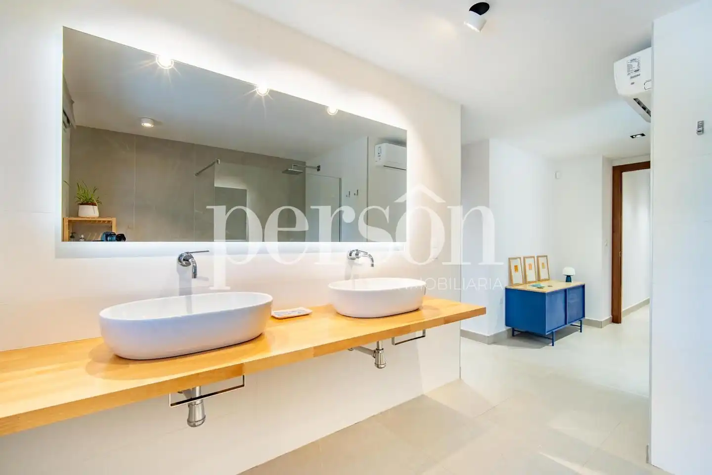 Bathroom of Houses for sale in L'Eliana  with Air Conditioner, Heating and Private garden