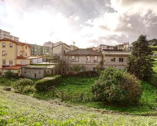 Vista exterior de Casa o xalet en venda en A Coruña Capital  amb Calefacció, Jardí privat i Moblat