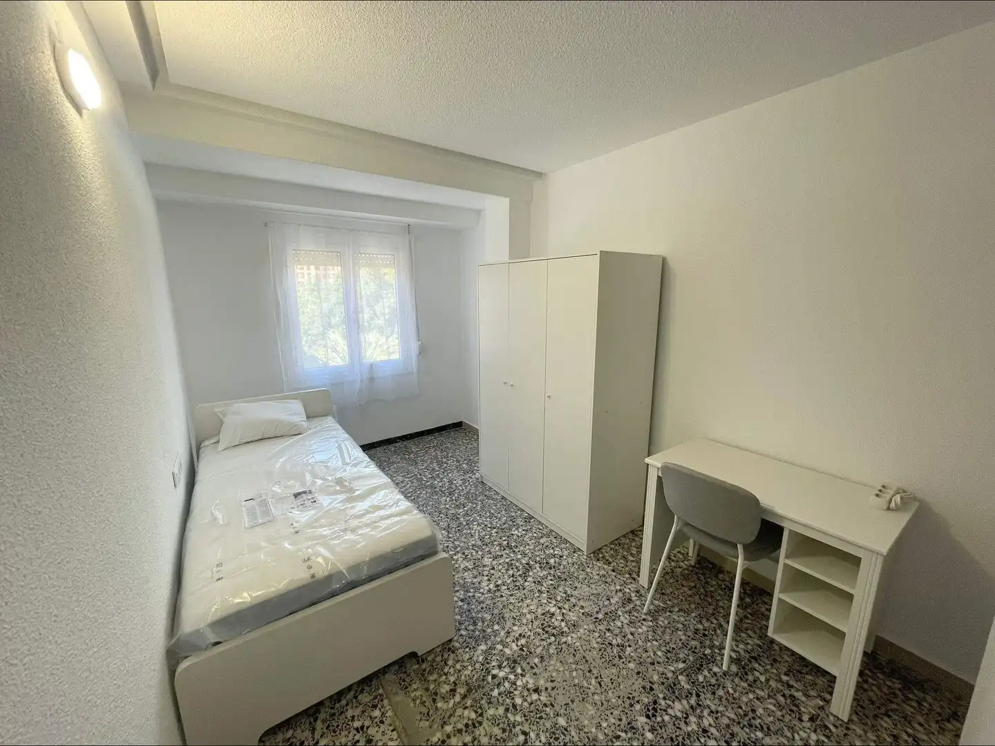 Schlafzimmer von Wohnung zum Verkauf in Elche / Elx mit Möbliert und Balkon