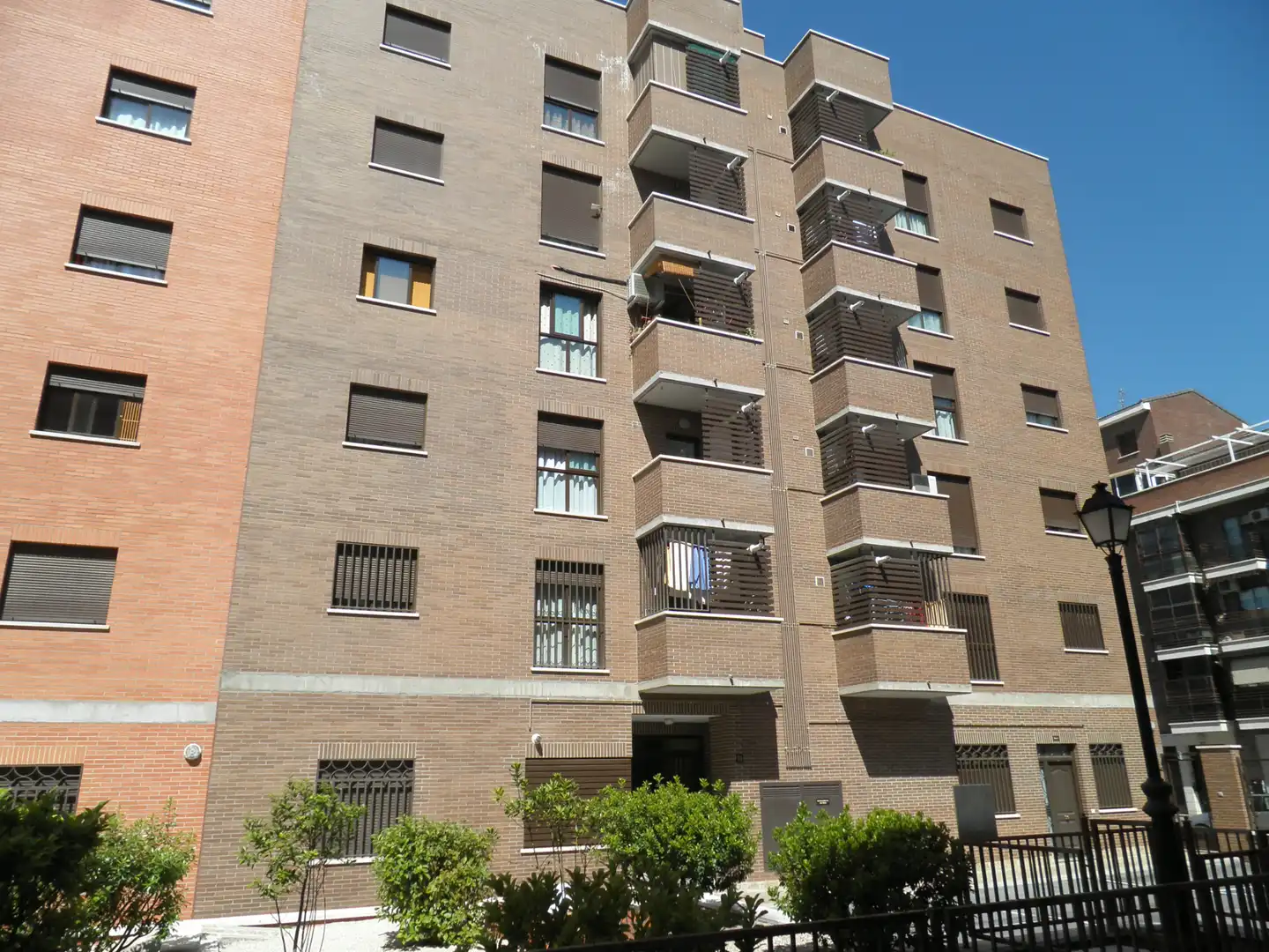Vista exterior de Planta baixa de lloguer en Madrid amb Calefacció, Jardí privat i Forn