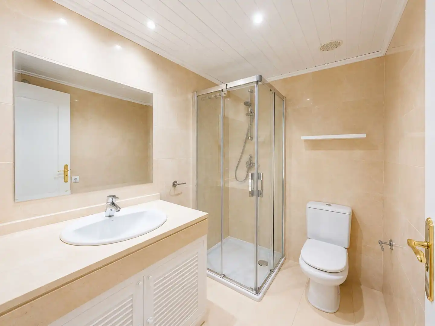 Baño de Piso en venta en Benahavís con Aire acondicionado y Terraza