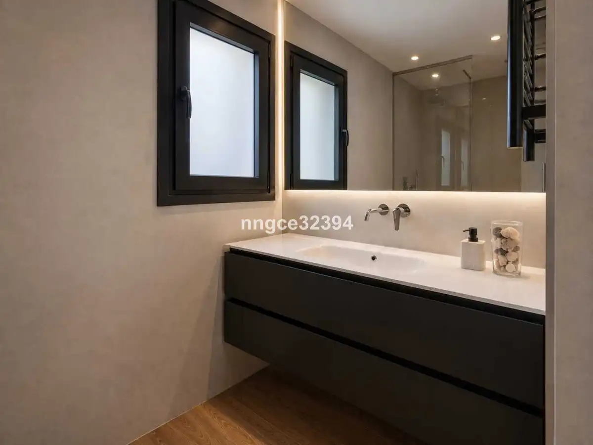 Bathroom of Houses for sale in Estepona  with Air Conditioner, Private garden and Terrace