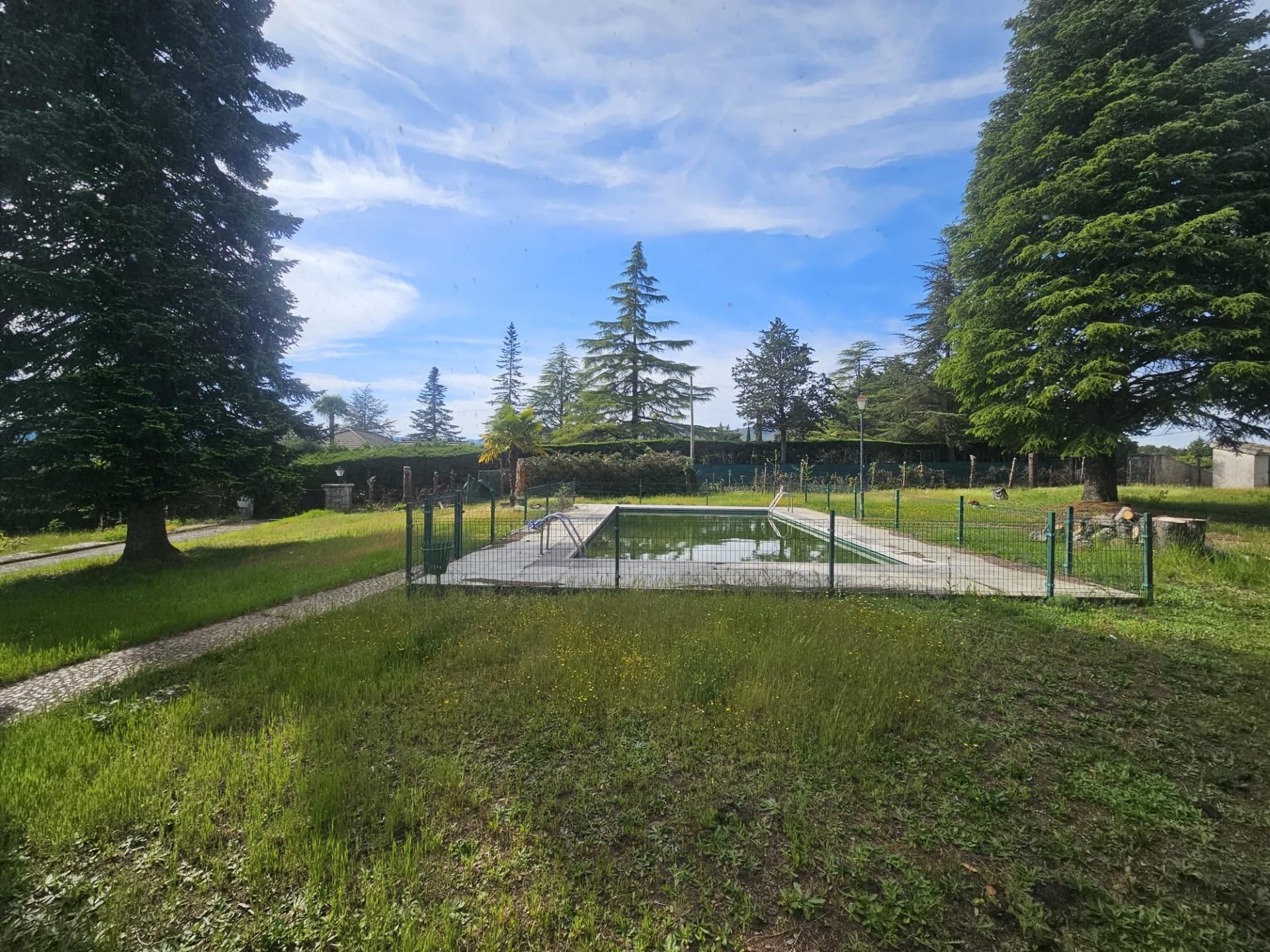 Piscina de Casa o xalet en venda en San Miguel de Valero amb Calefacció, Jardí privat i Terrassa