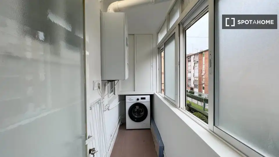 Balcony of Flat for rent in Madrid  with Air Conditioner, Heating and Furnished