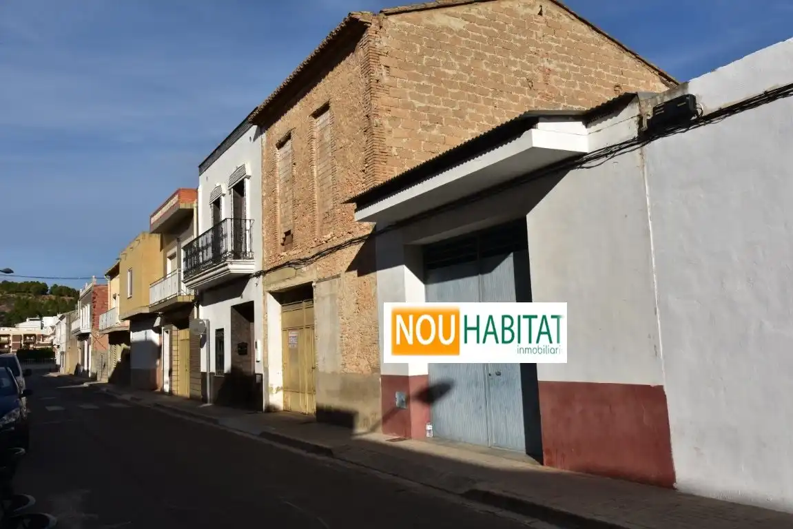 Vista exterior de Local en venta en Montroi / Montroy