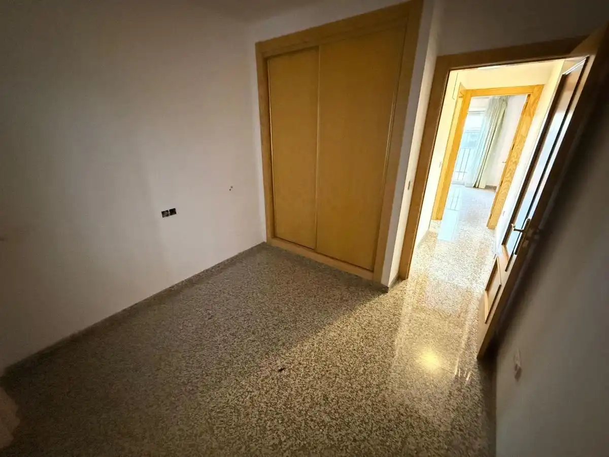 Dormitori de Apartament en venda en Fuengirola amb Terrassa