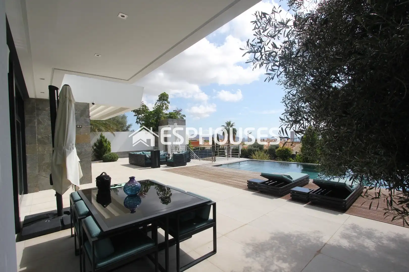 Casa con piscina in vendita a Golf Bahía, imagen 2