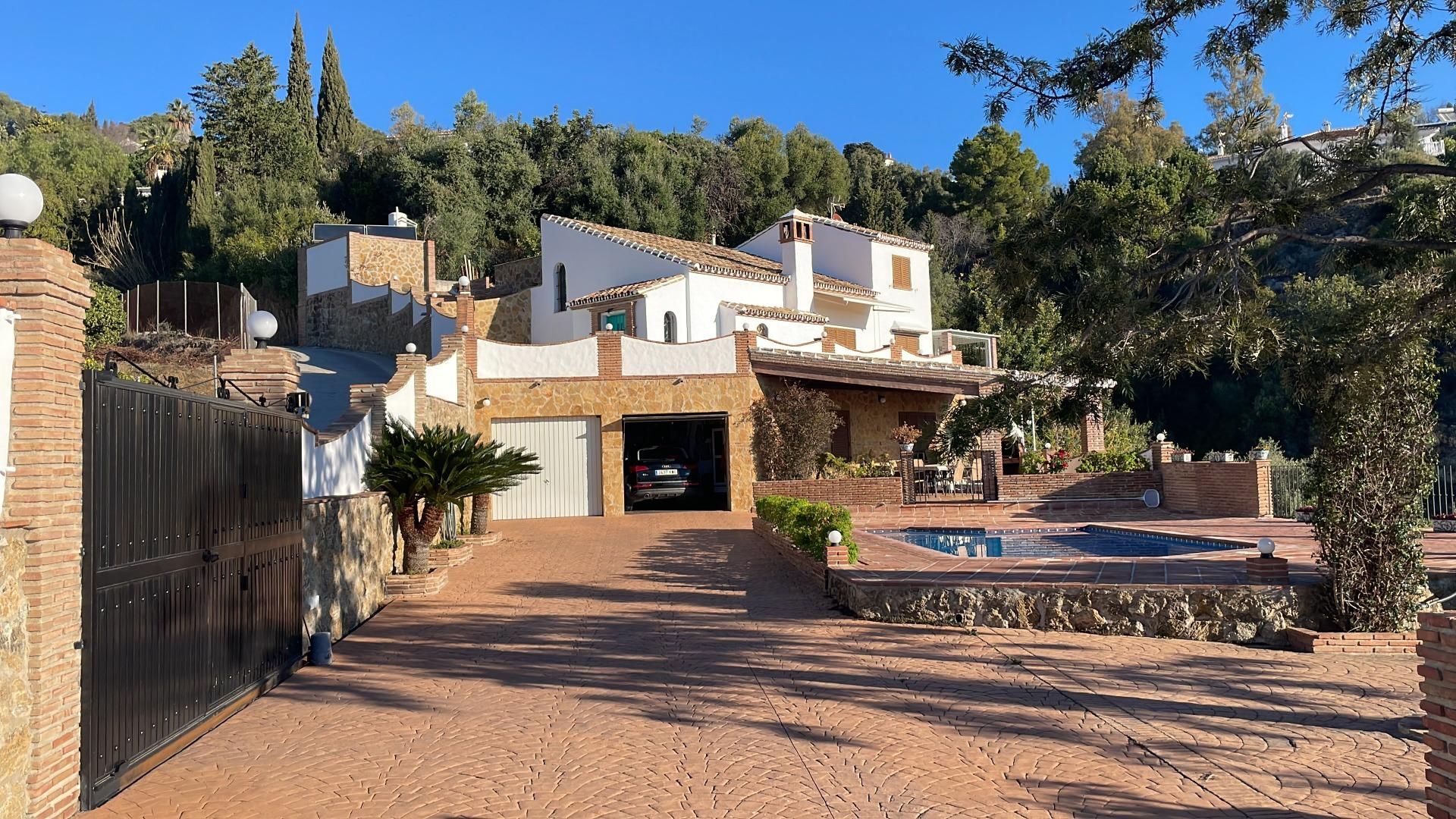 Vista exterior de Casa o xalet de lloguer en Mijas amb Aire condicionat, Calefacció i Jardí privat