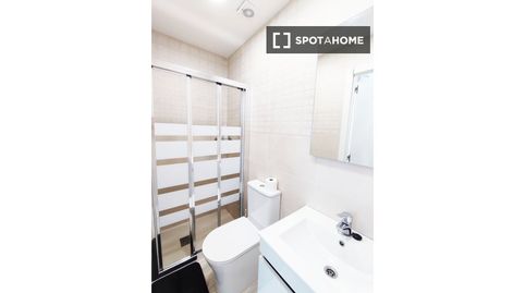 Foto 4 de Habitación en Tres Olivos - Valverde, Madrid Capital