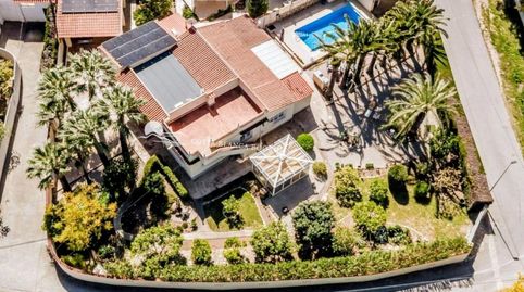 Villa reformada de una sola planta con amplia parcela llana y piscina climatizada  El Albir