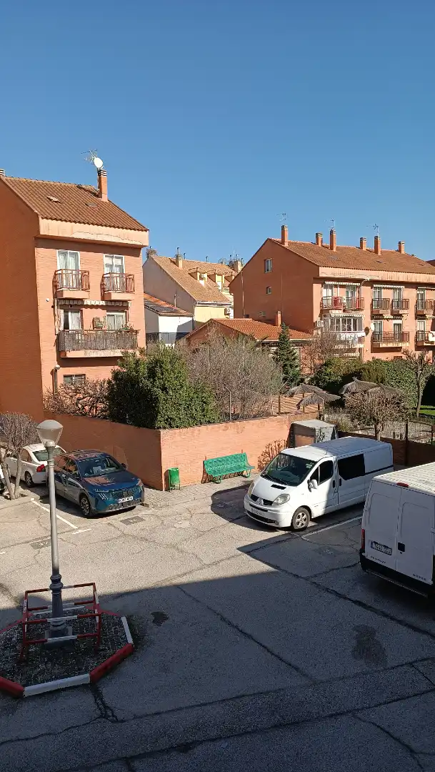 Parkplatz von Wohnung zum Verkauf in Velilla de San Antonio mit Heizung, Abstellraum und Ofen